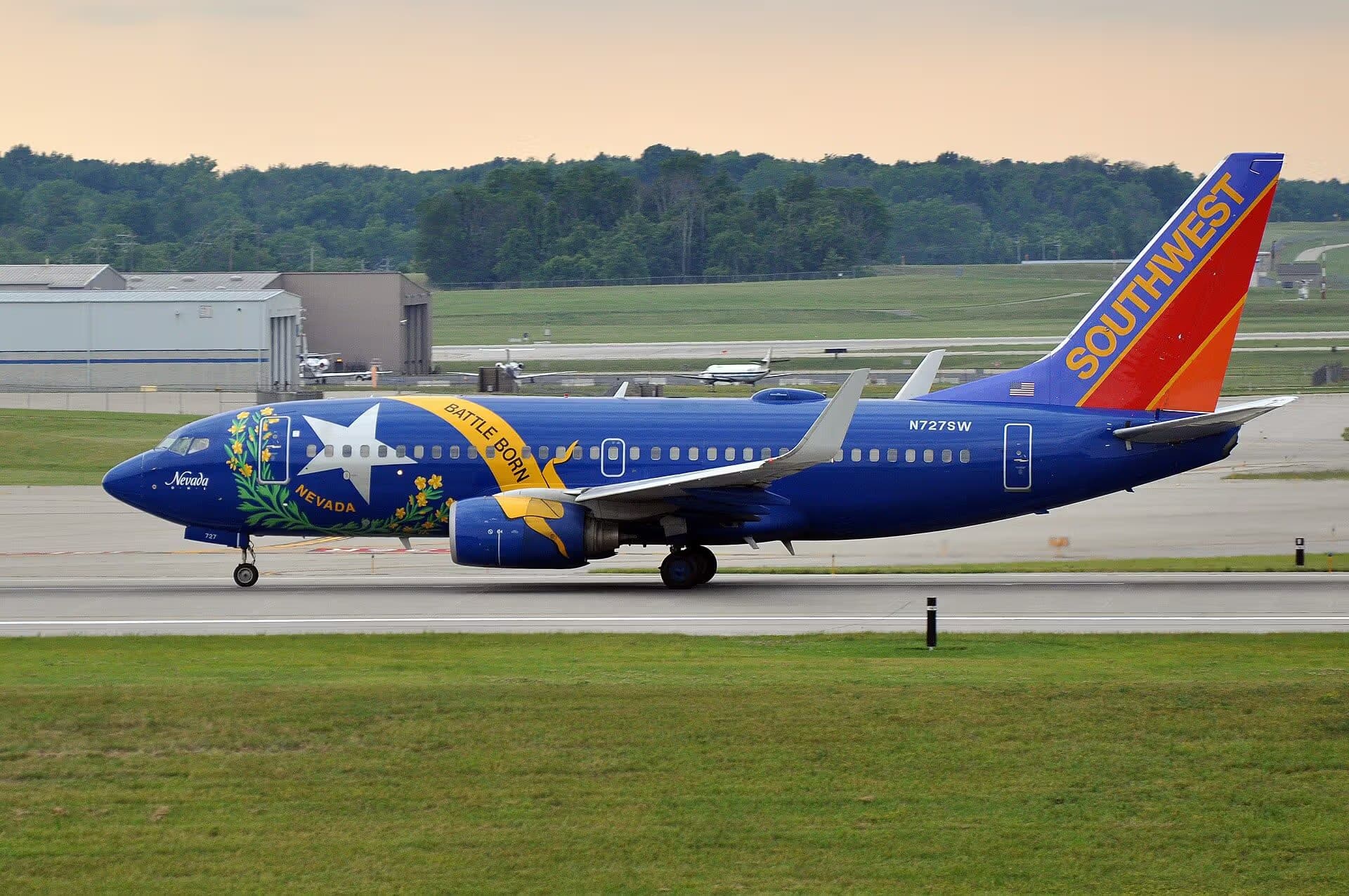 N727SW — Boeing