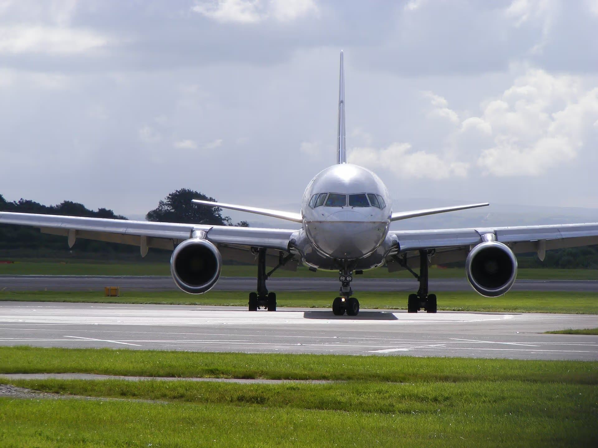 N17133 — Twin-engine aircraft