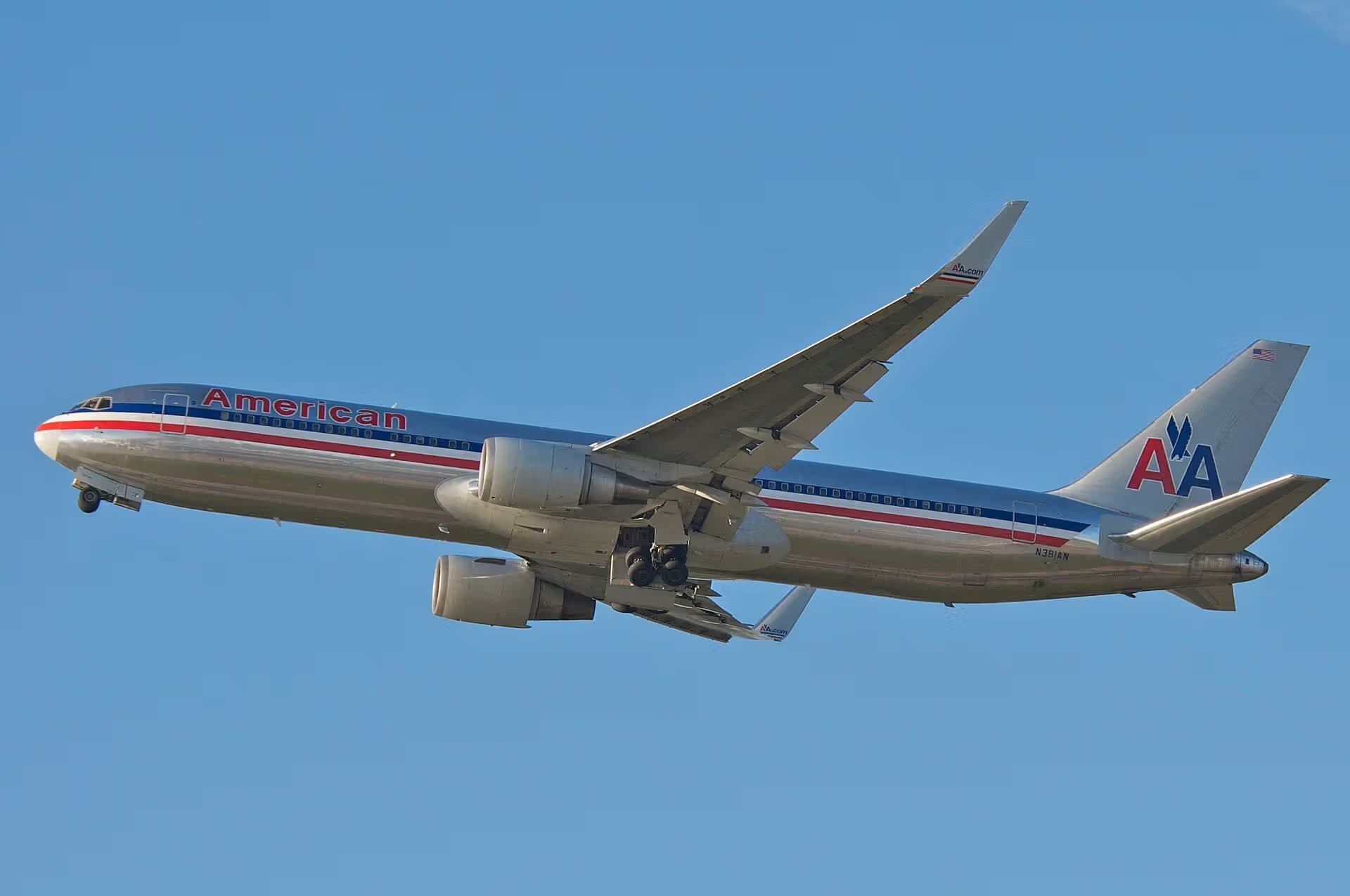 N381AN — Boeing