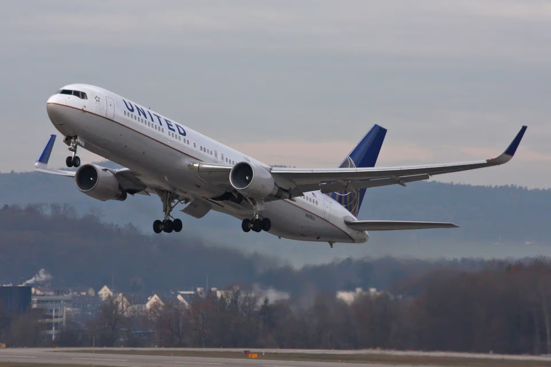 N670UA — Boeing