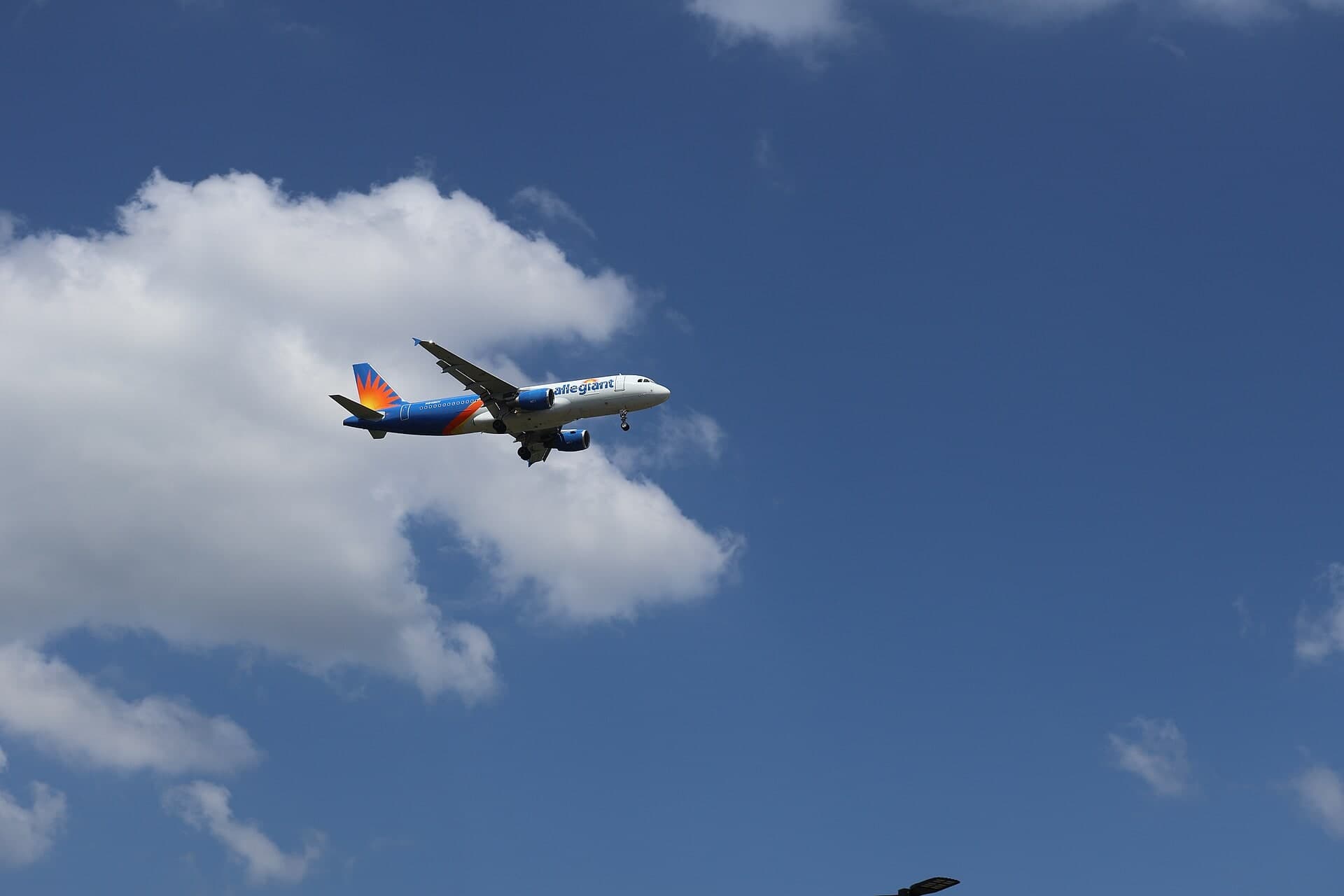 N242NV — Twin-engine aircraft