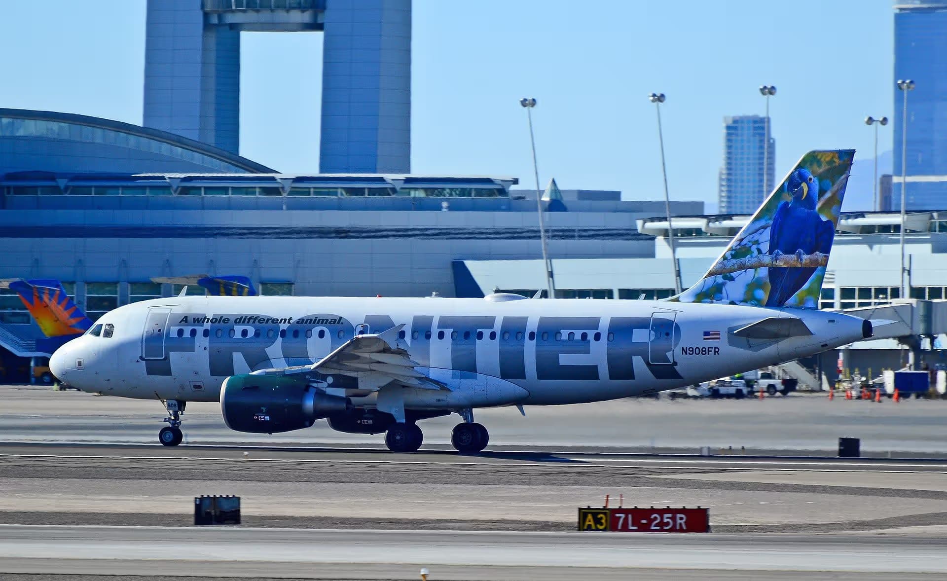 N908FR — Twin-engine aircraft