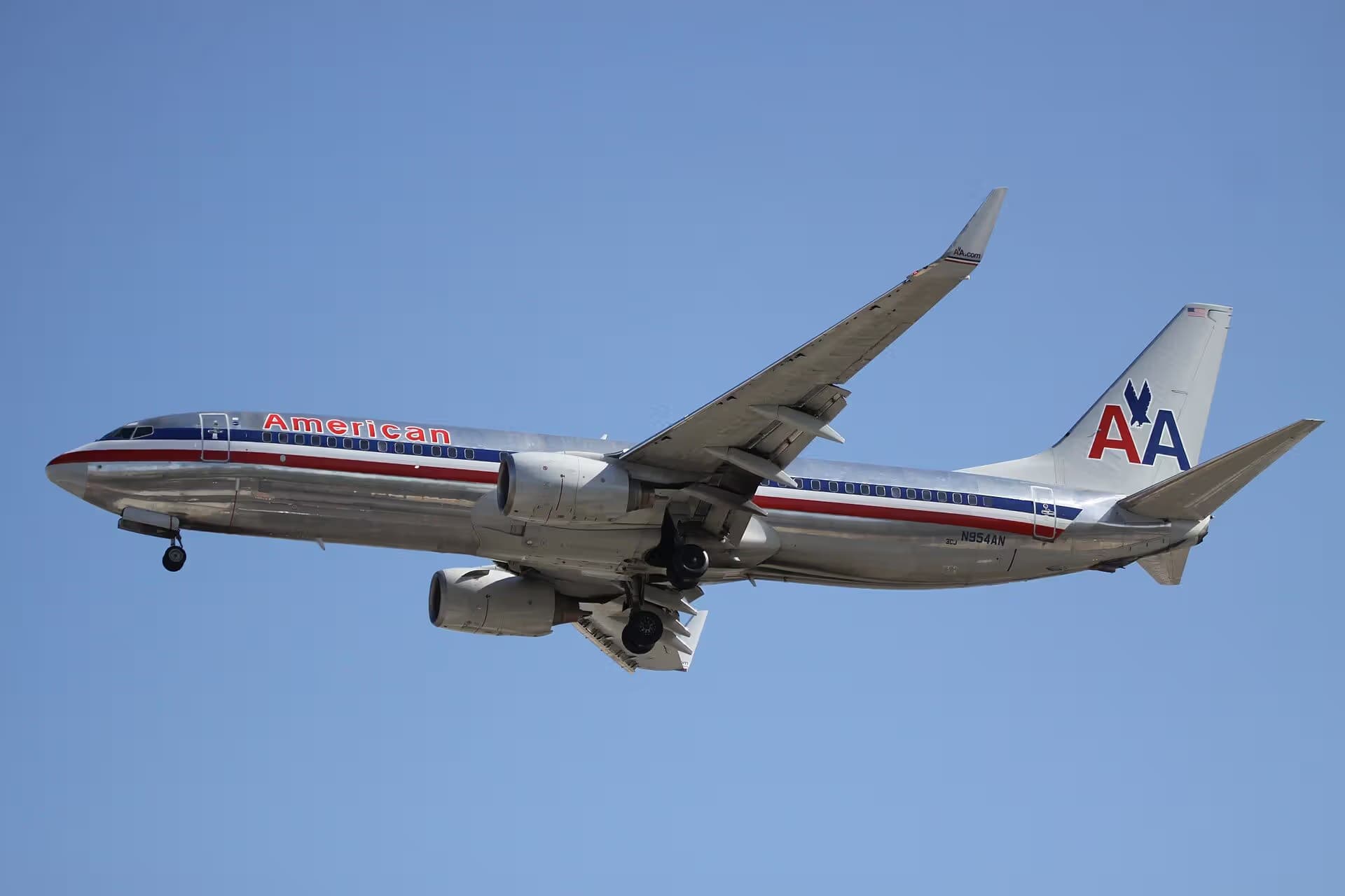 N954AN — Twin-engine aircraft