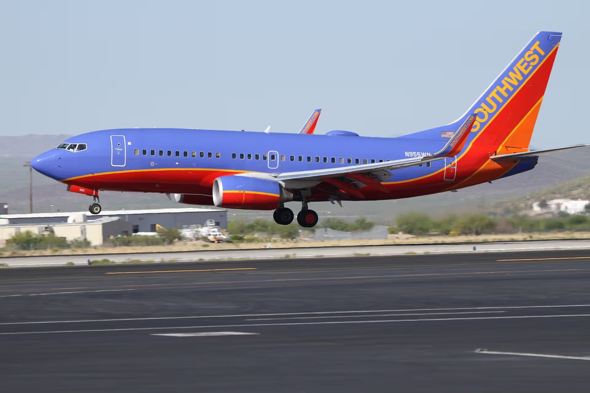 N955WN — Twin-engine aircraft