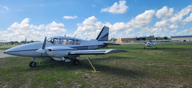 N14386 - Piper Apache PA-23-250