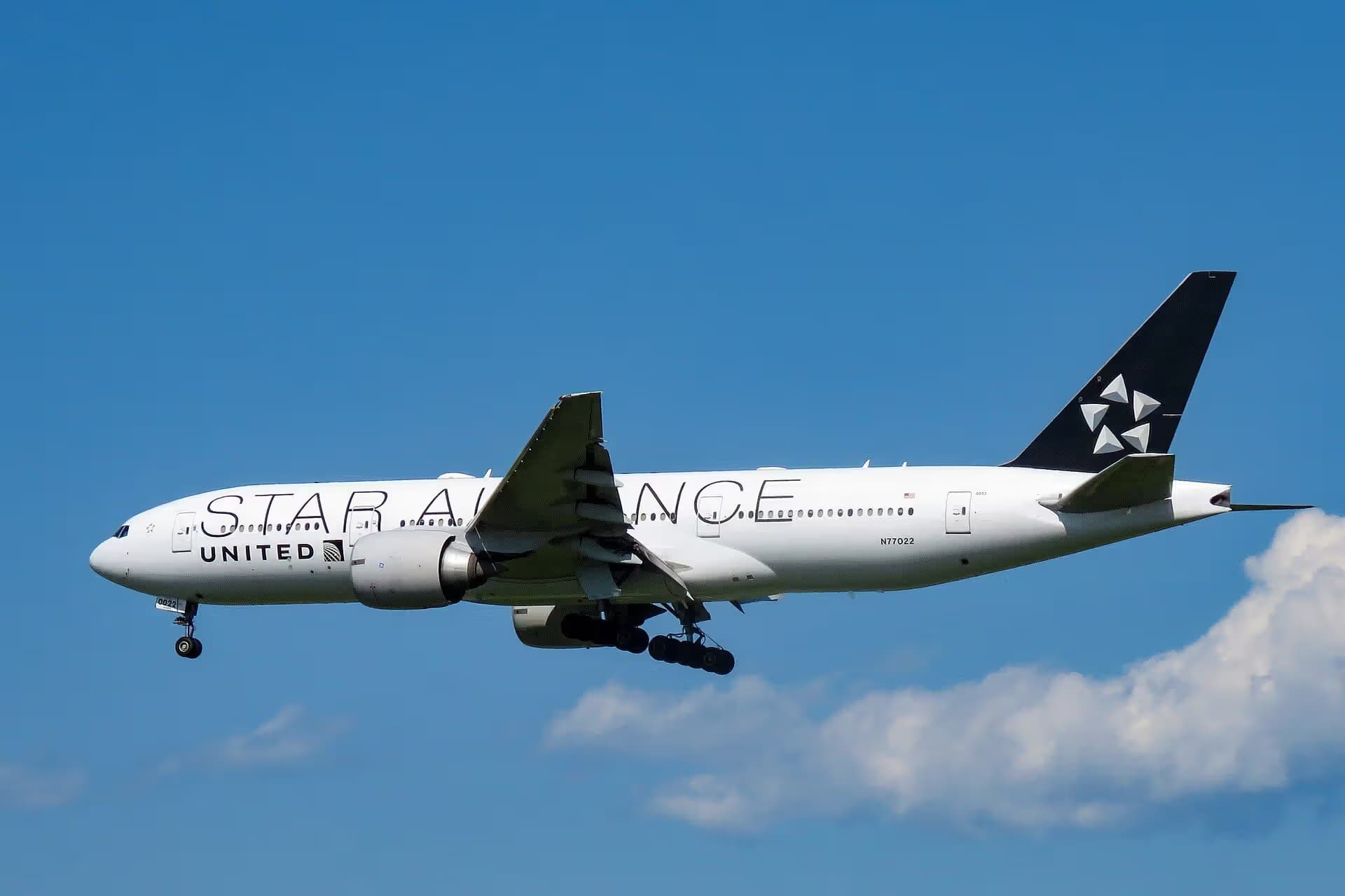 N77022 — Boeing