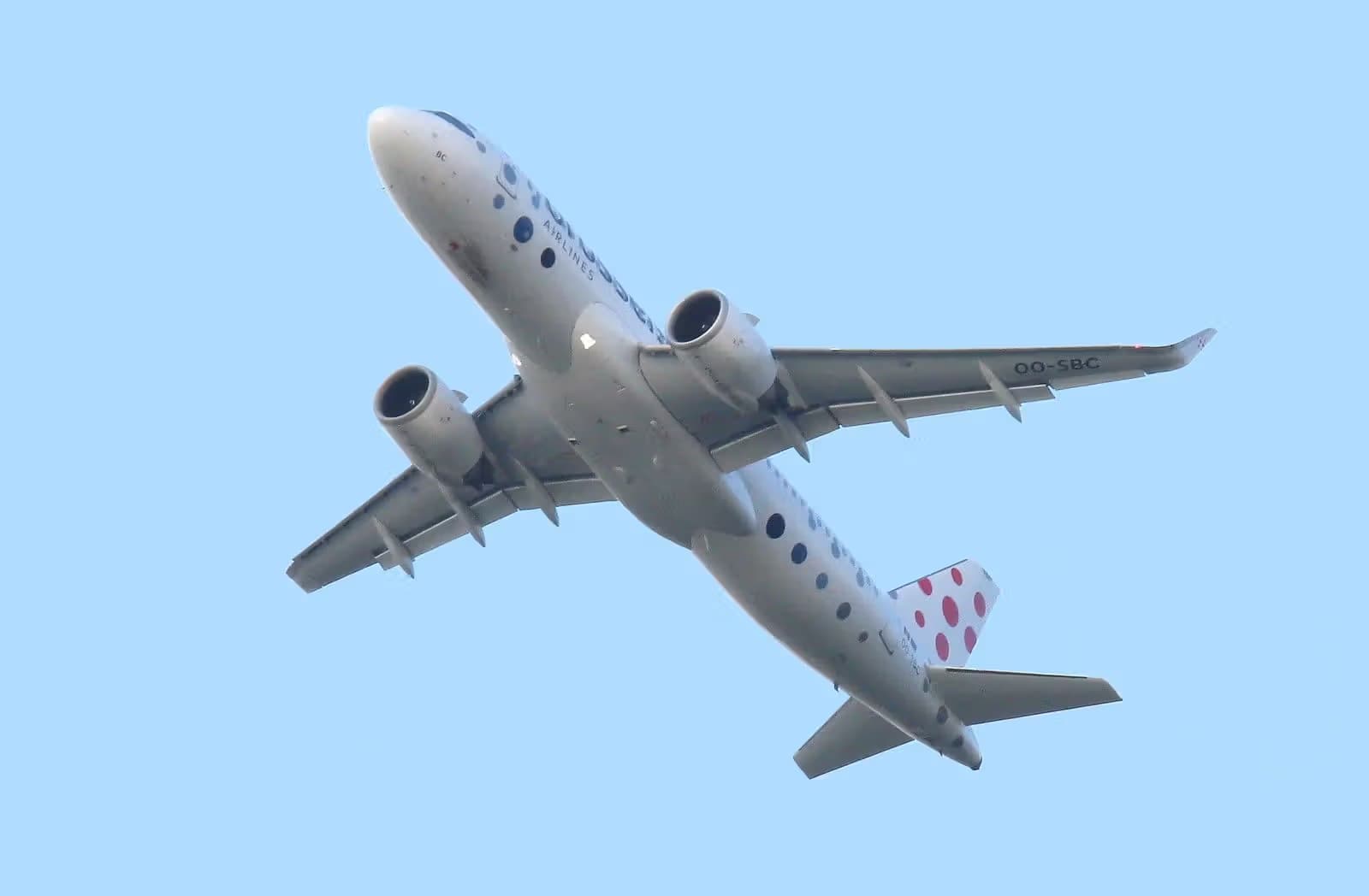OO-SBC — Twin-engine aircraft