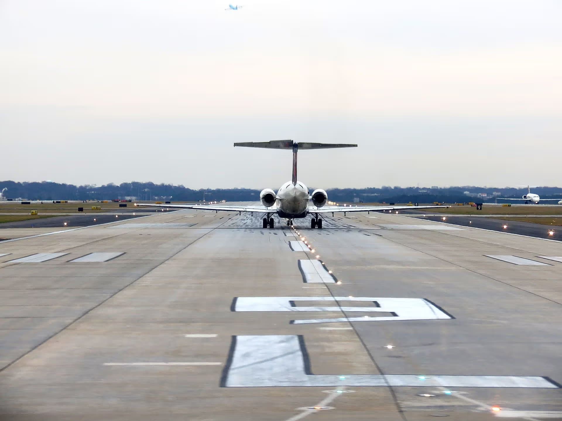 N917DE — Twin-engine aircraft