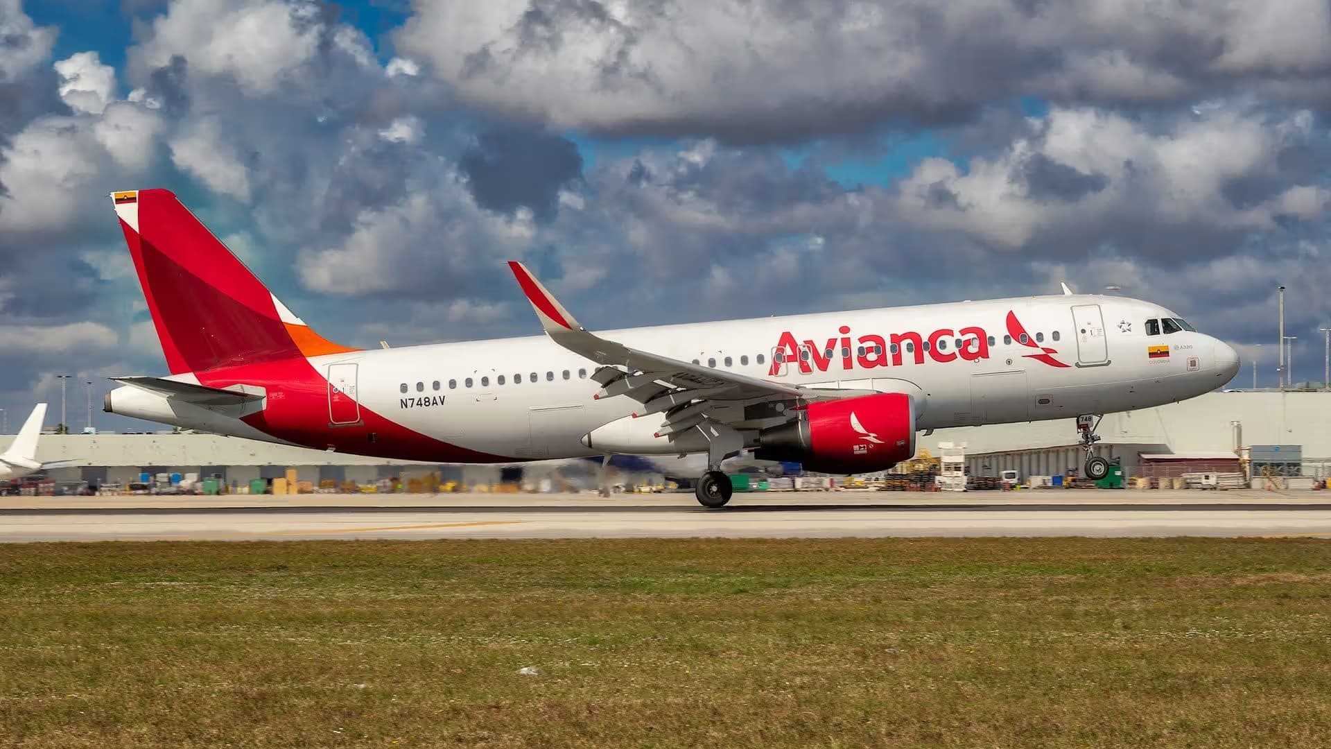 N748AV — Airbus