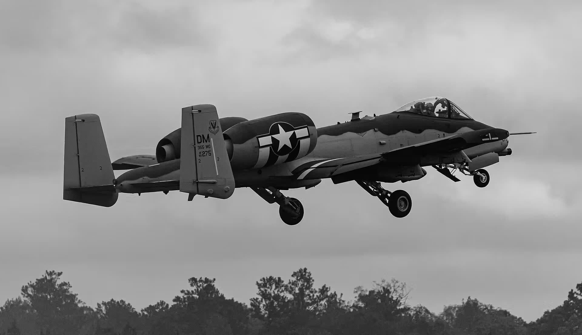 Unidentified — Twin-engine aircraft