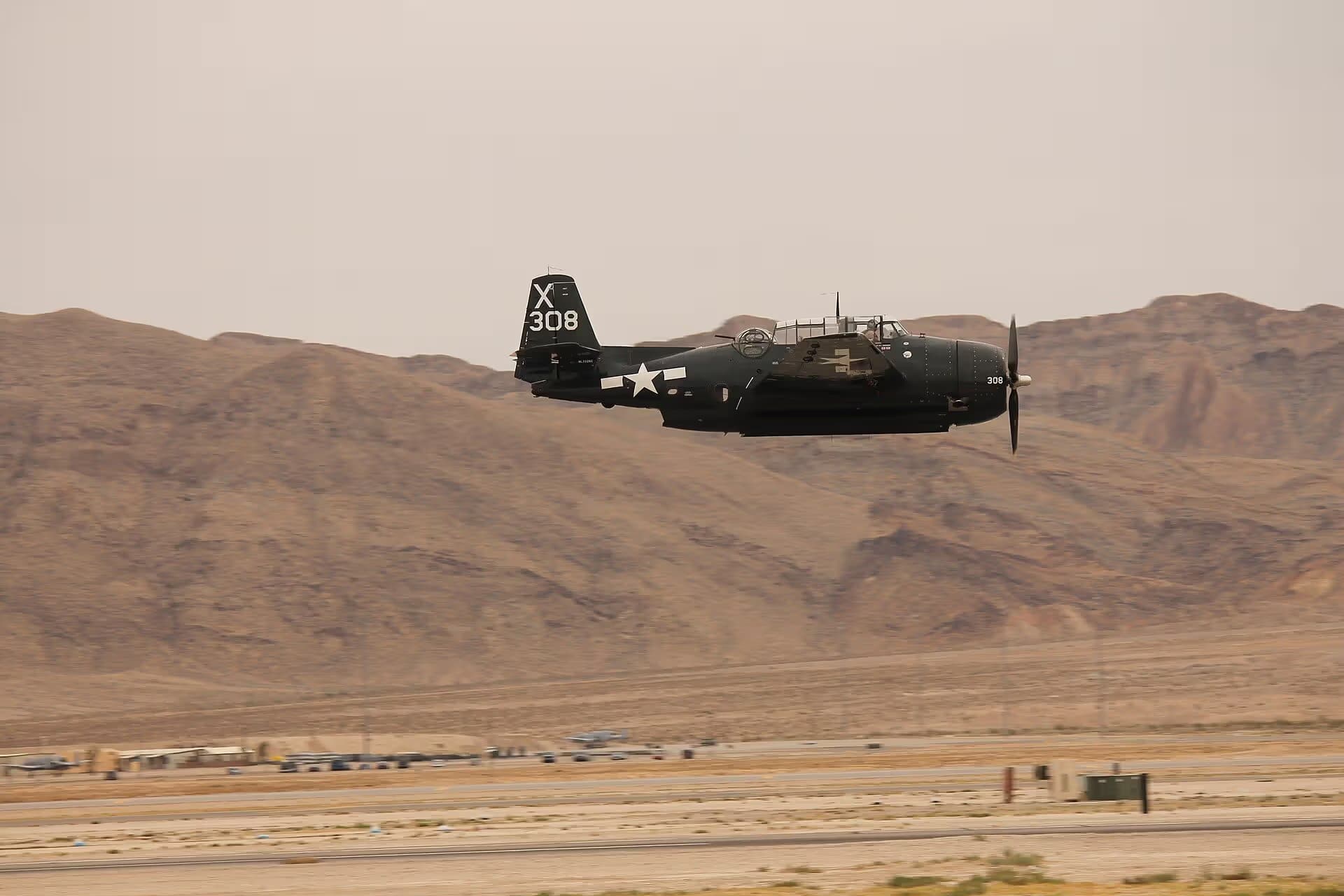 Unidentified — Single-engine aircraft