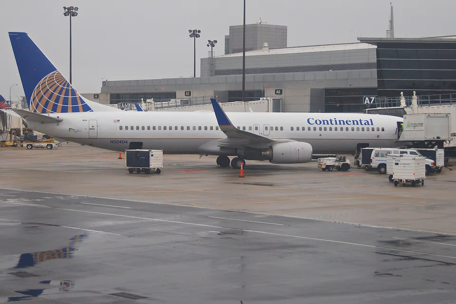 N32404 — Boeing