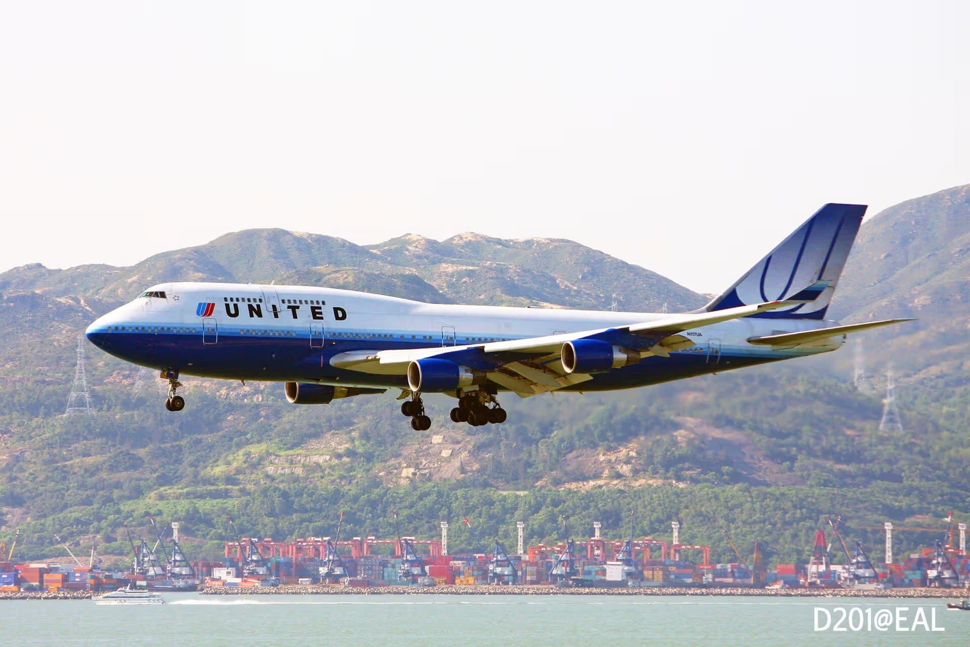 N117UA — Boeing