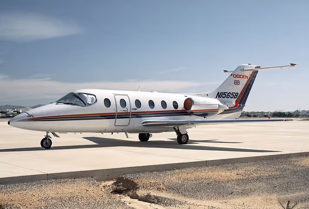 N1565B — Business jet
