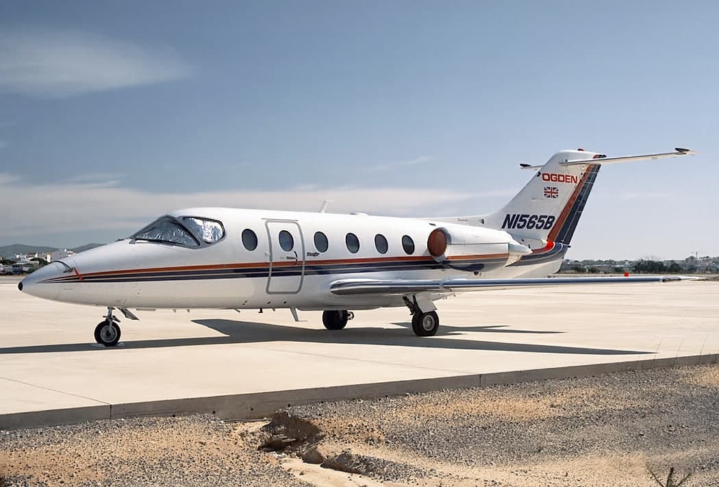 N1565B — Business jet