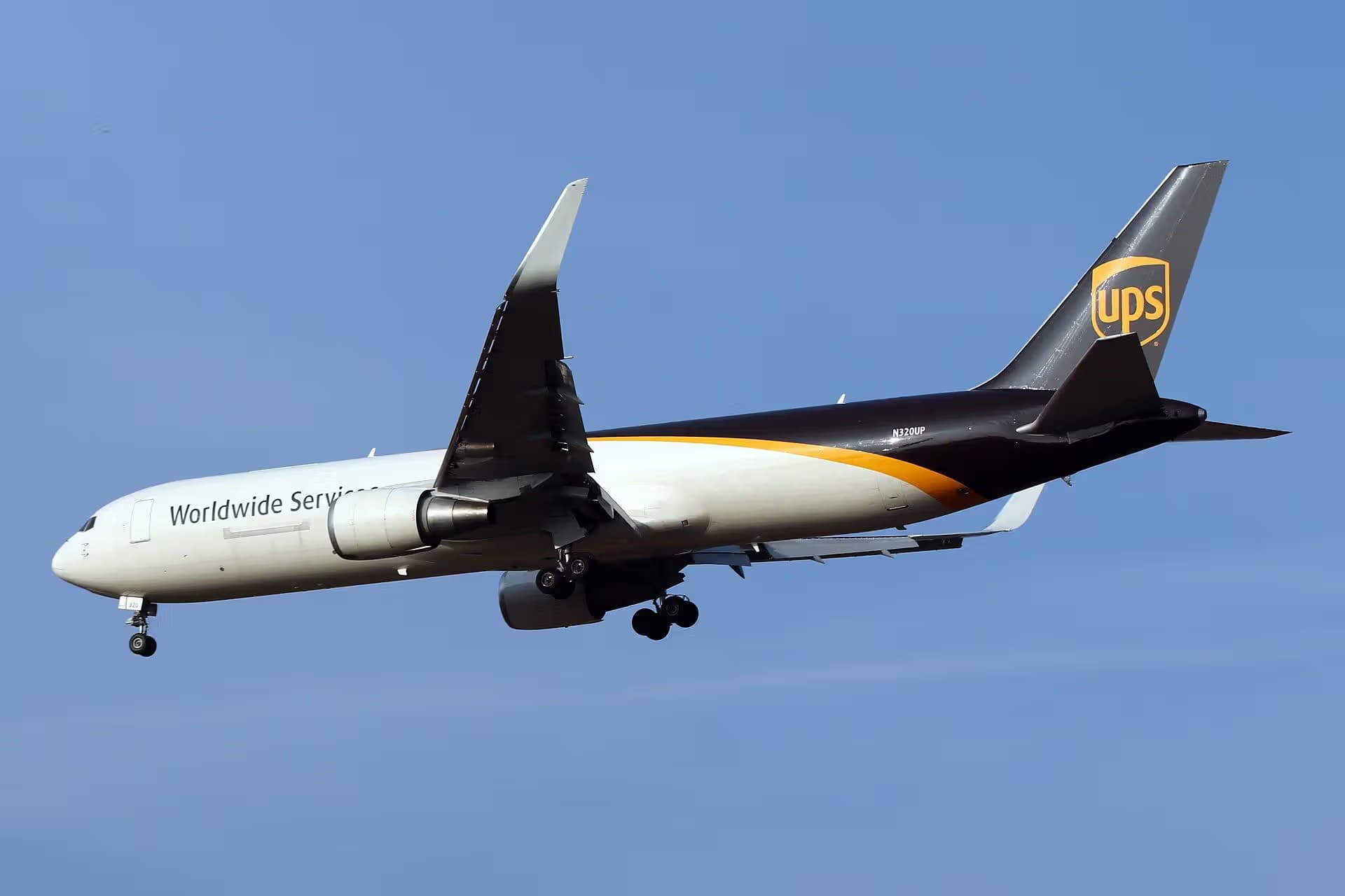 N320UP — Boeing
