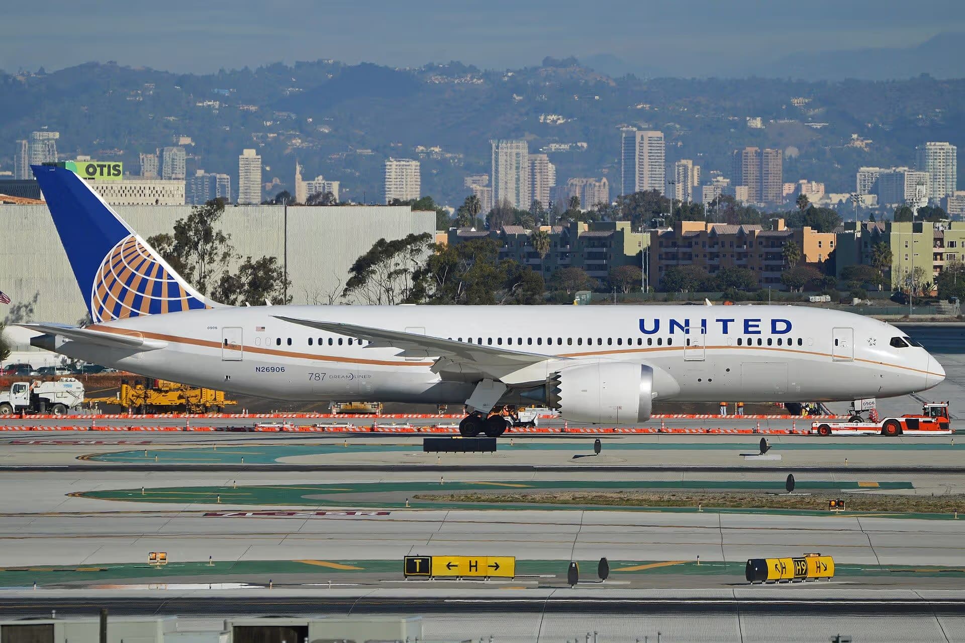 N26906 — Boeing
