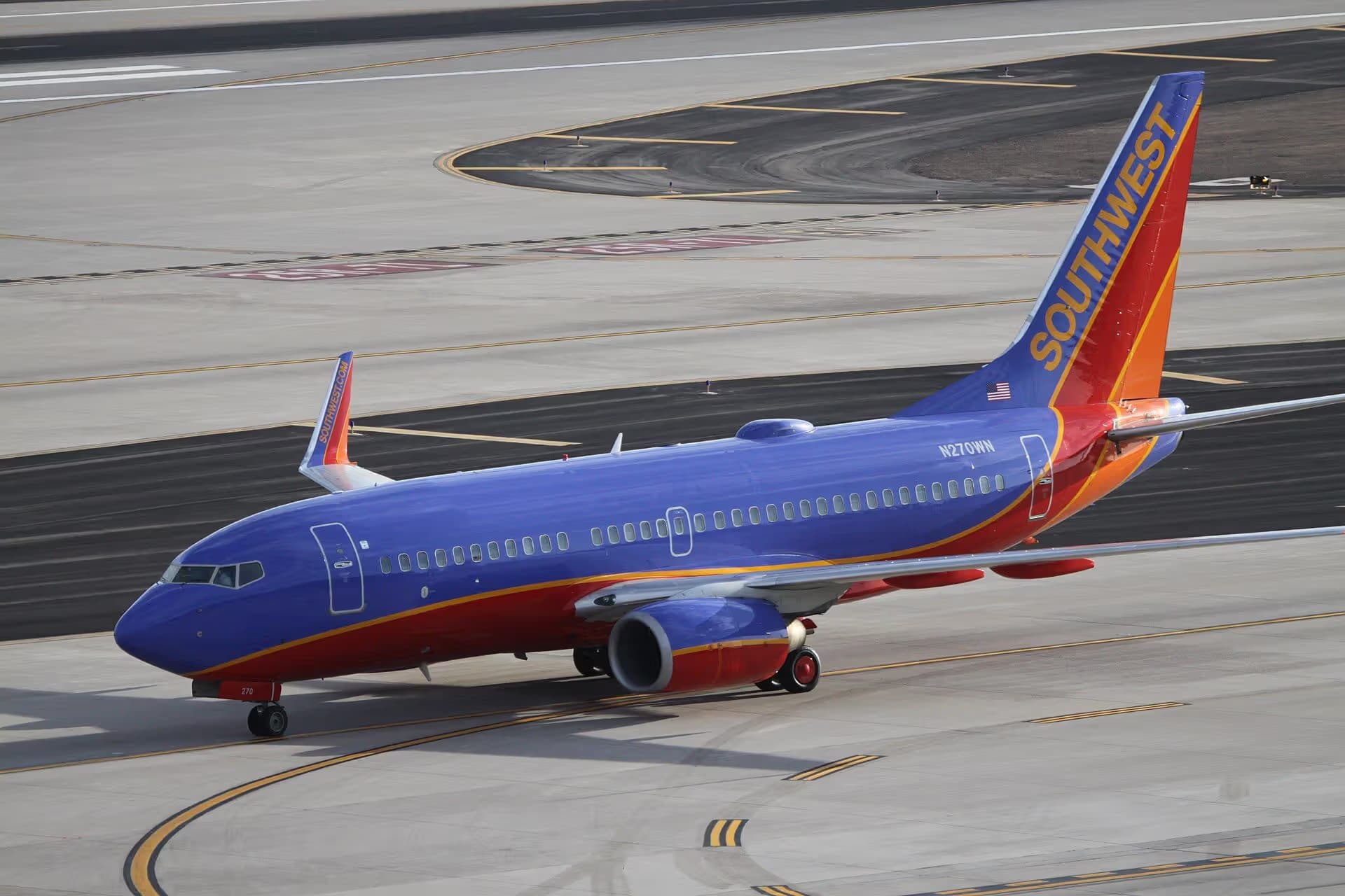 N270WN — Twin-engine aircraft