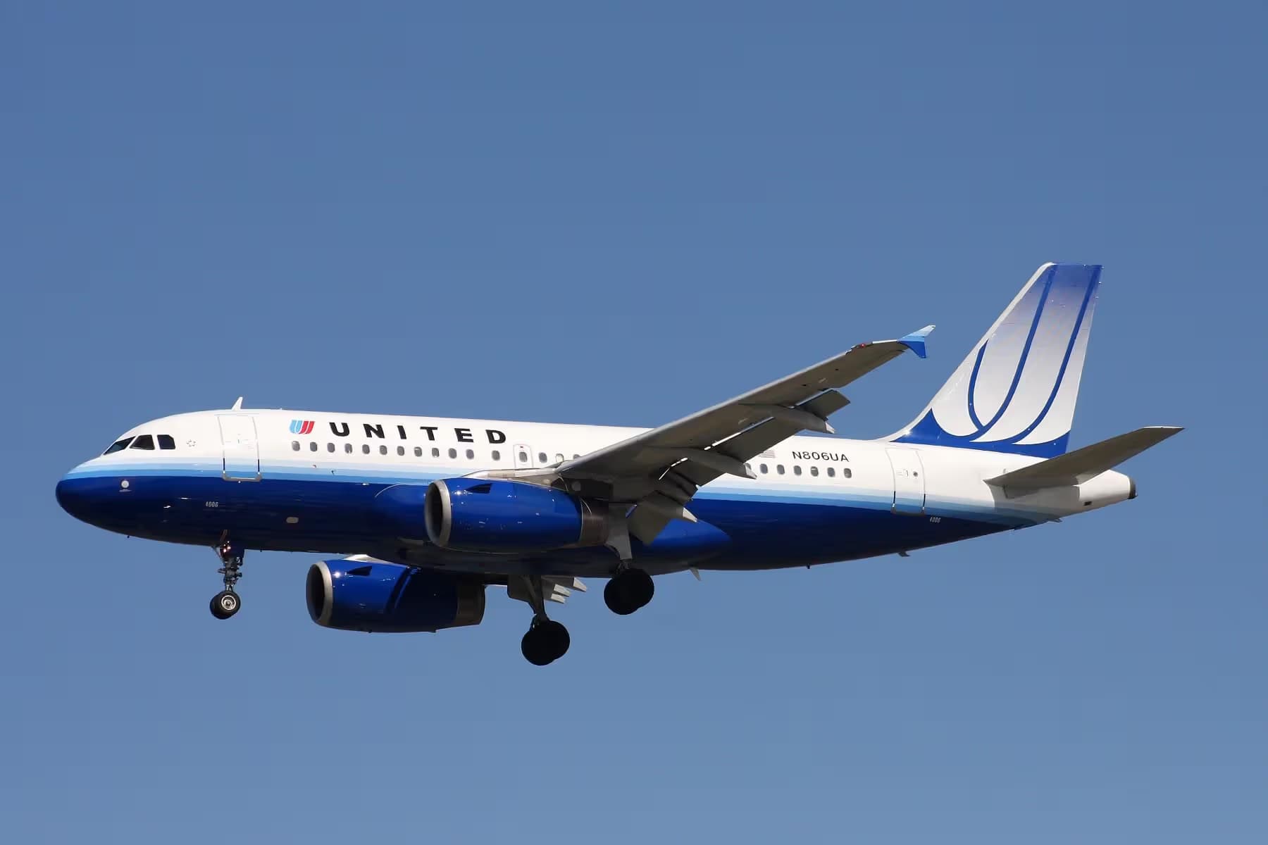 N806UA — Airbus