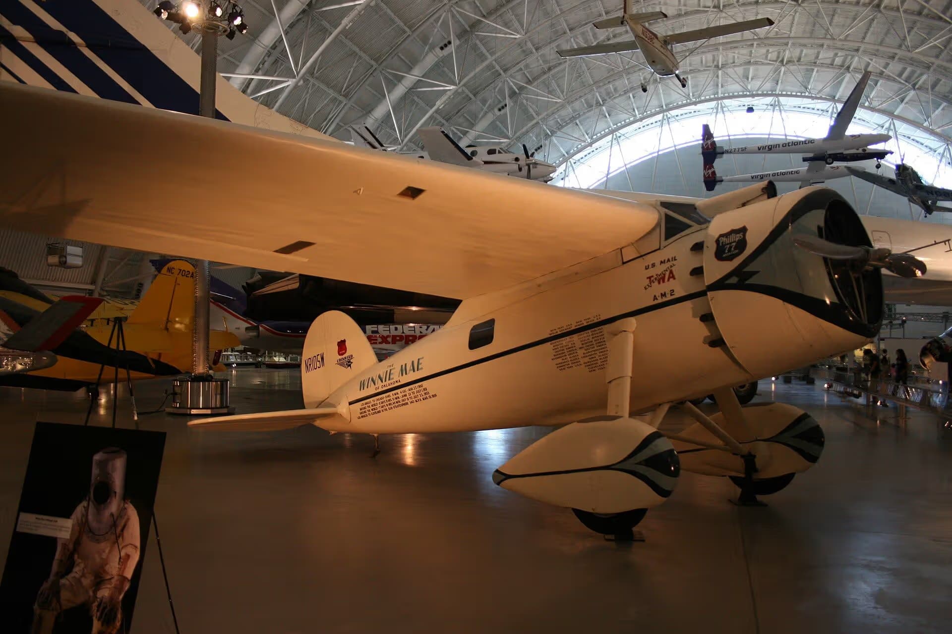 Unidentified — Single-engine aircraft