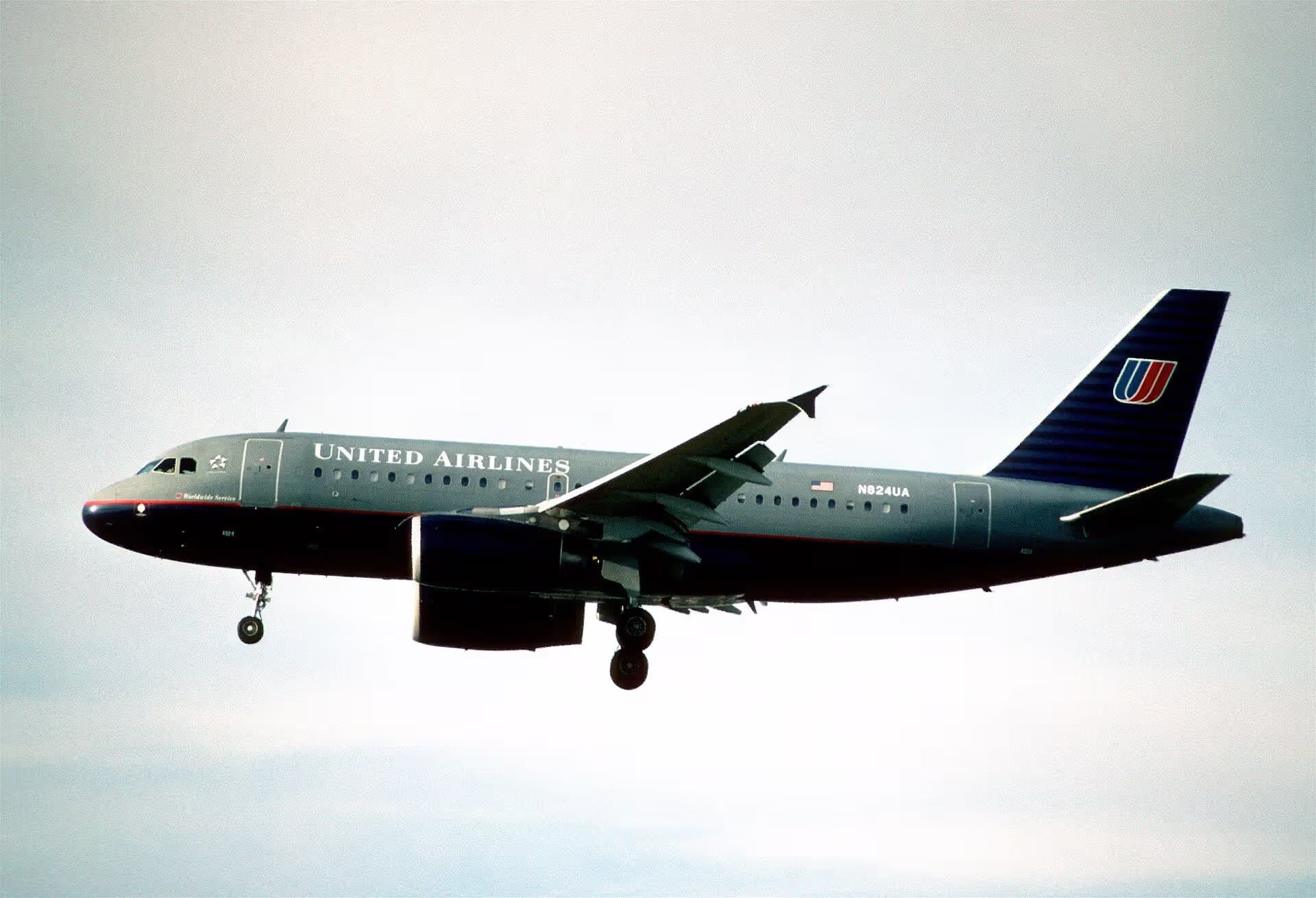N824UA — Airbus