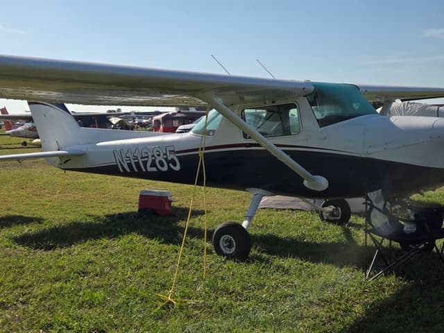 N11285 — Cessna 150L