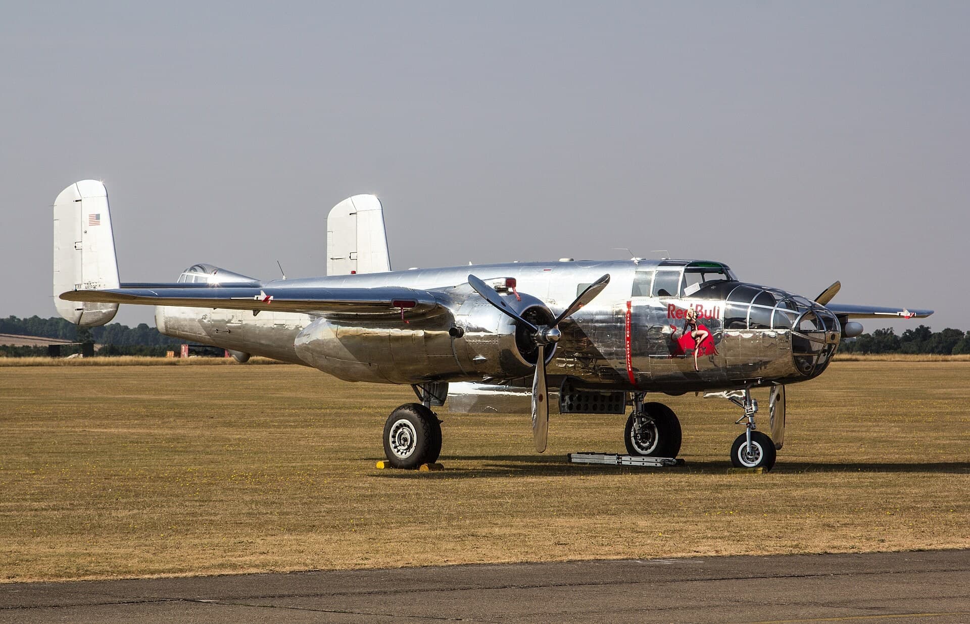 N6123C — Twin-engine aircraft