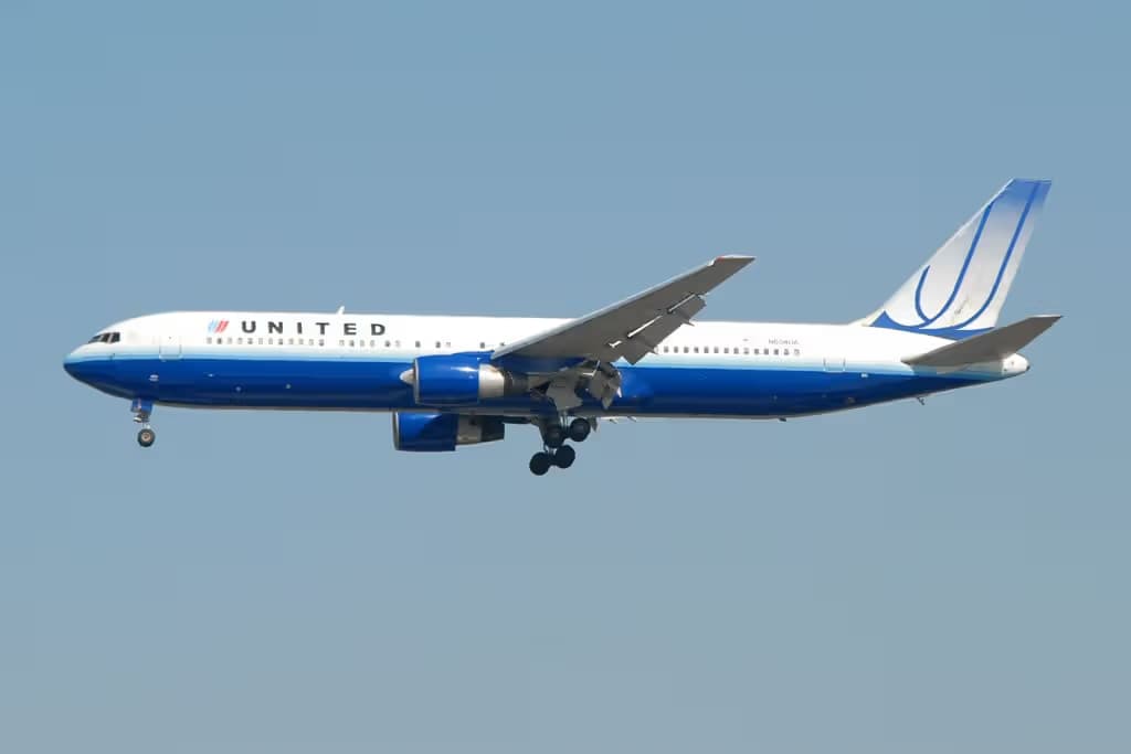 N654UA — Boeing