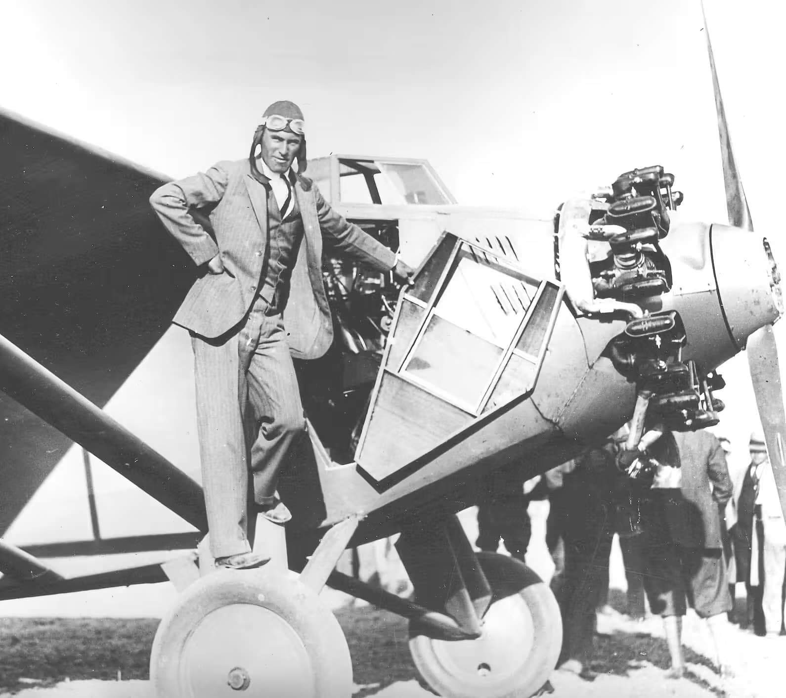 Unidentified — Single-engine aircraft
