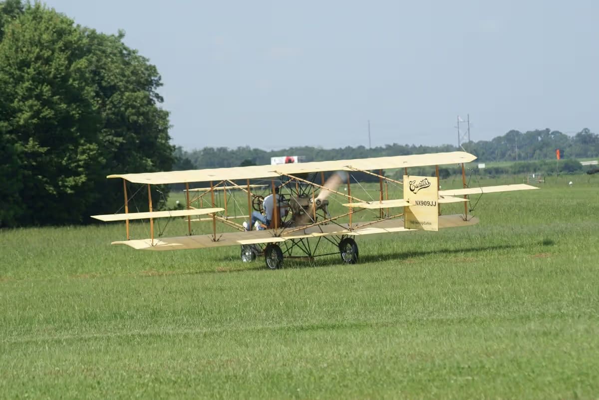 Unidentified — Aircraft