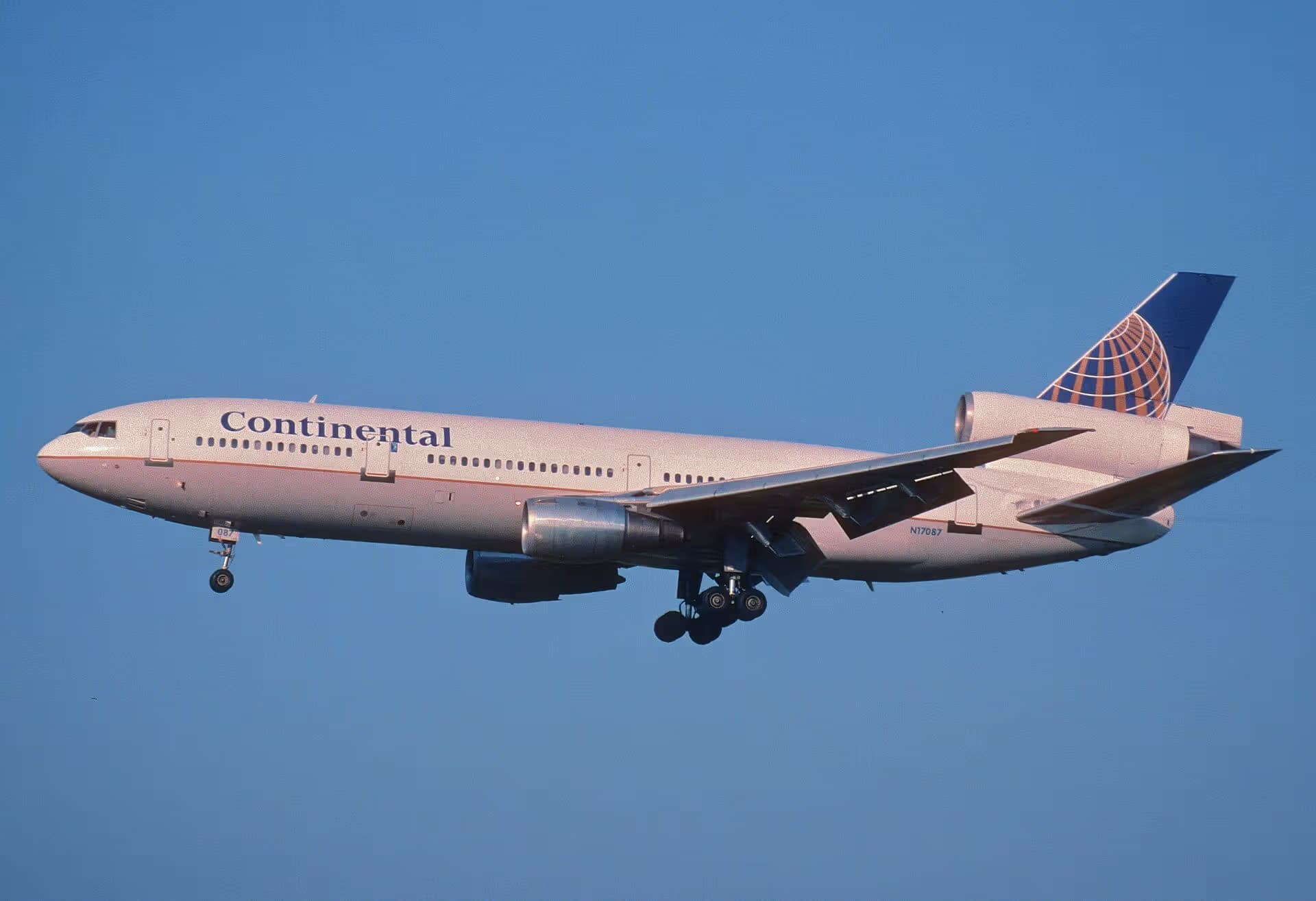 N17087 — Douglas