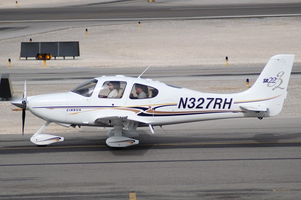 N327RH — Cirrus