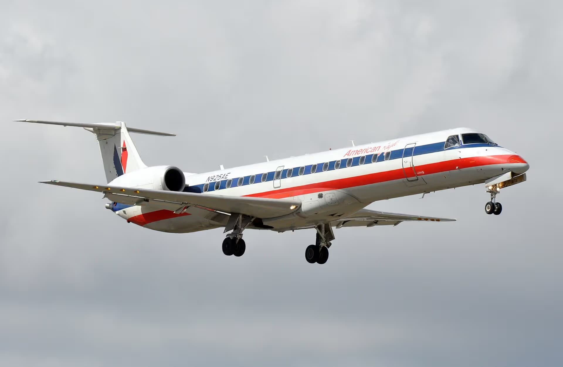 N925AE — Embraer