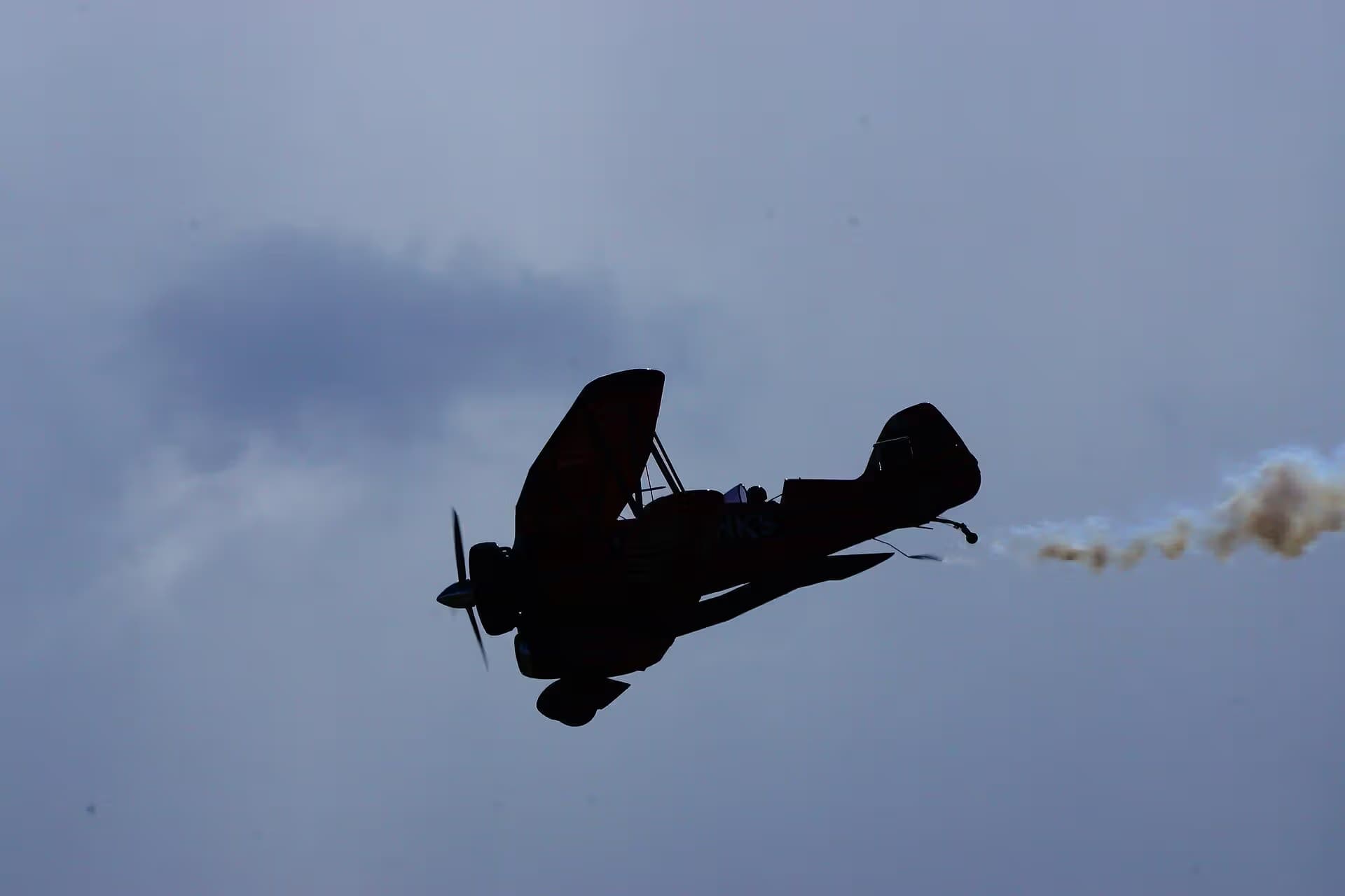 Unidentified — Single-engine aircraft