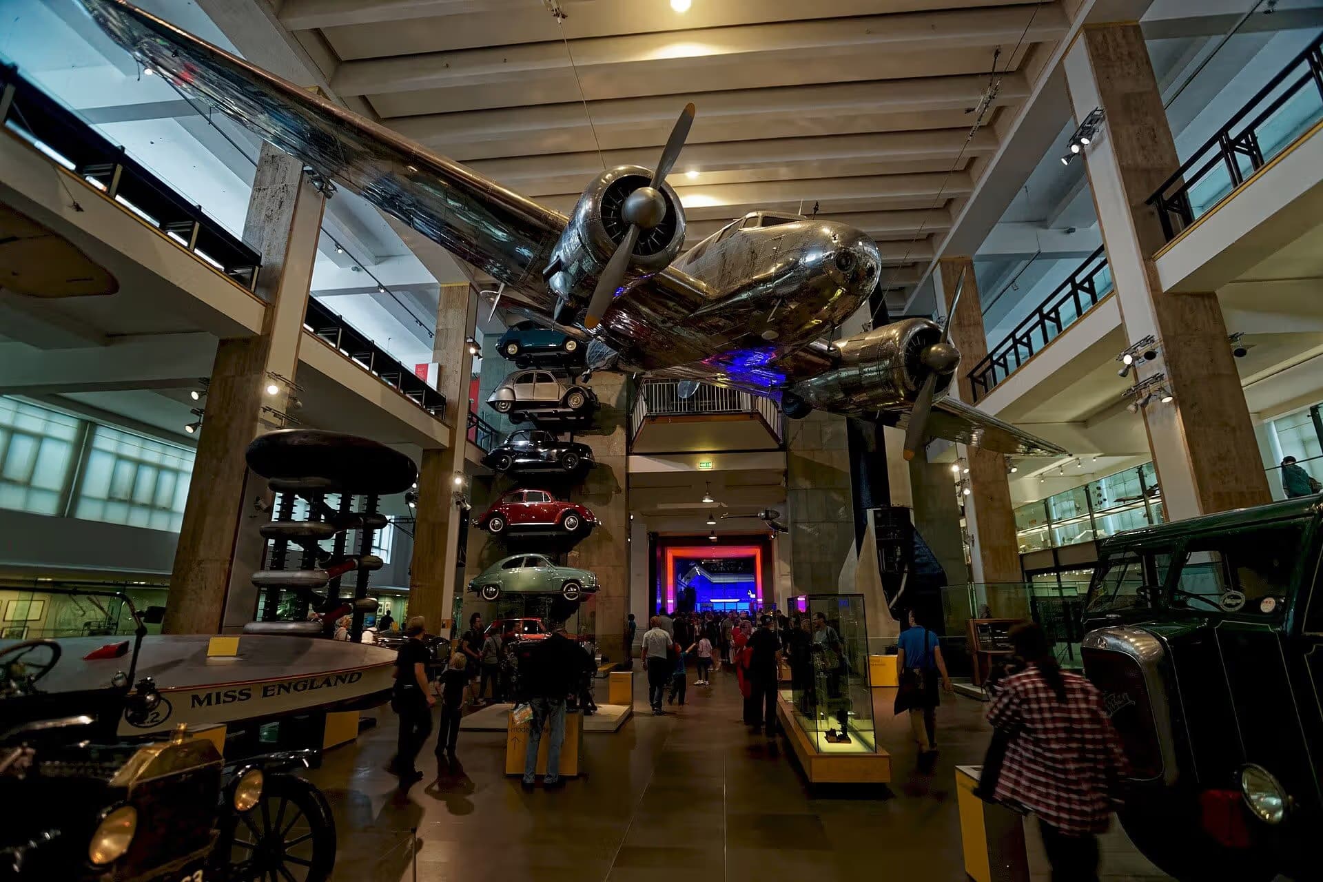 Unidentified — Twin-engine aircraft
