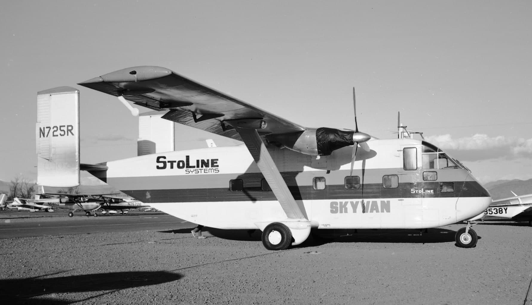 N725R — Aircraft