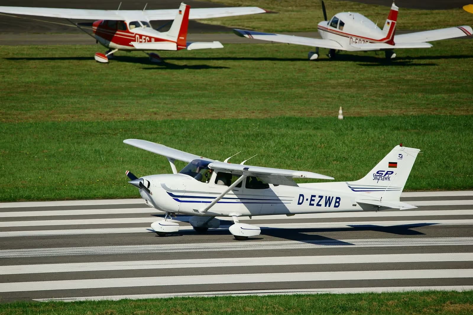 D-EZWB — Cessna