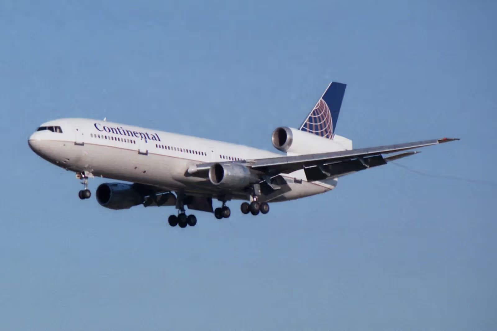 N17085 — Douglas