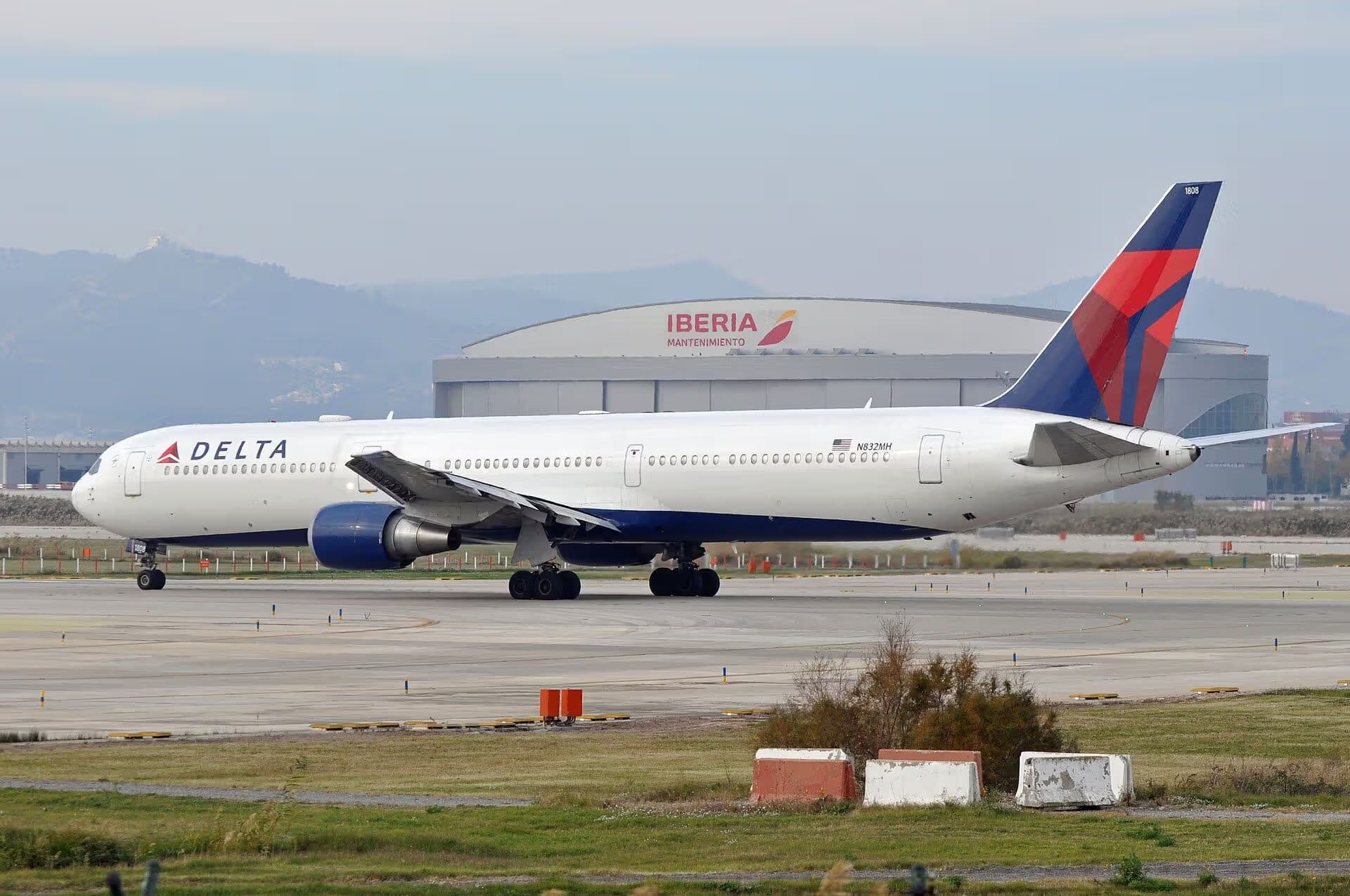 N832MH — Boeing