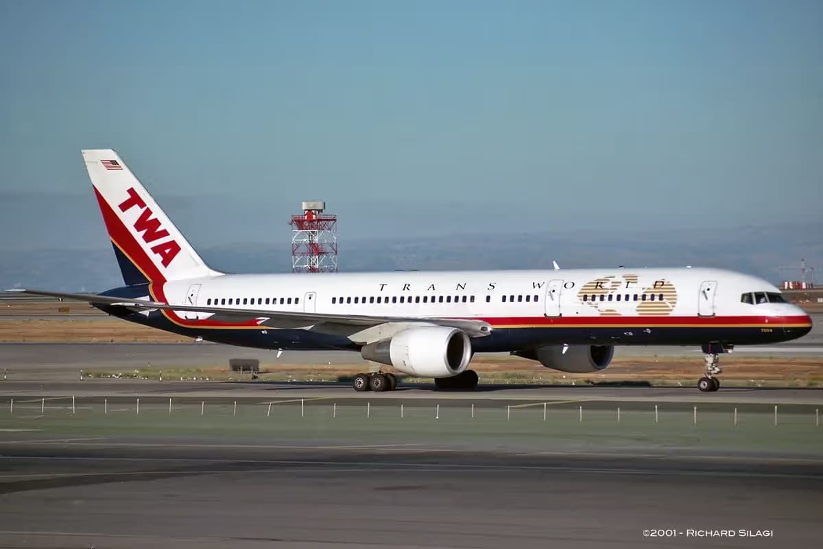 N704TW — Twin-engine aircraft