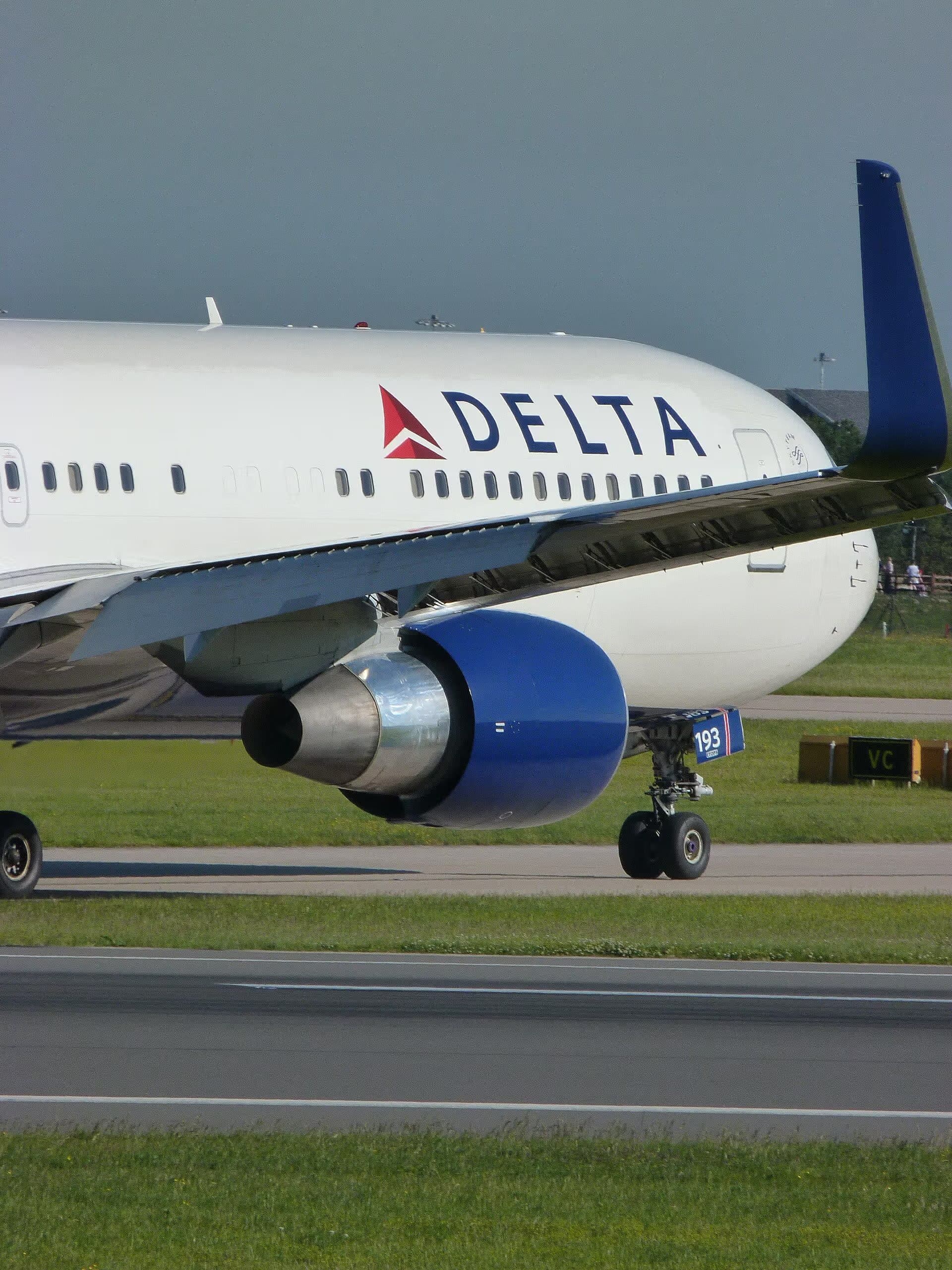 N193DN — Twin-engine aircraft
