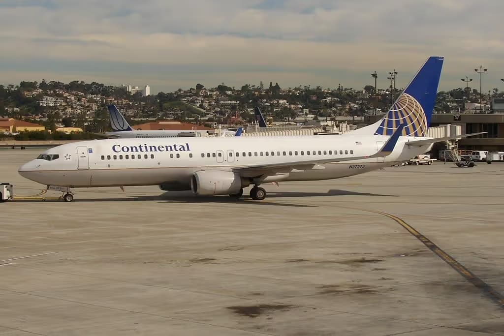 N37273 — Boeing