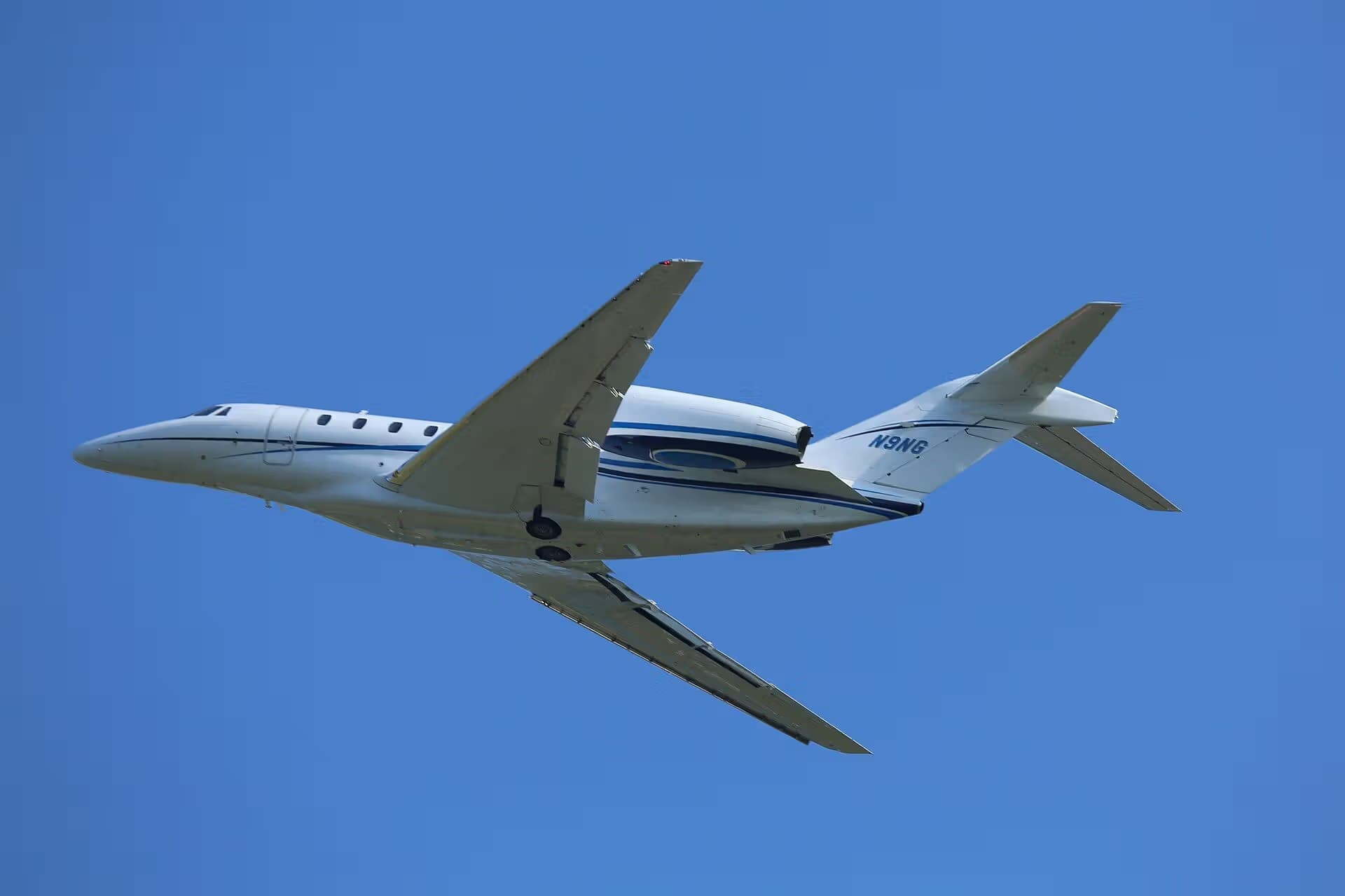 N9NG — Business jet