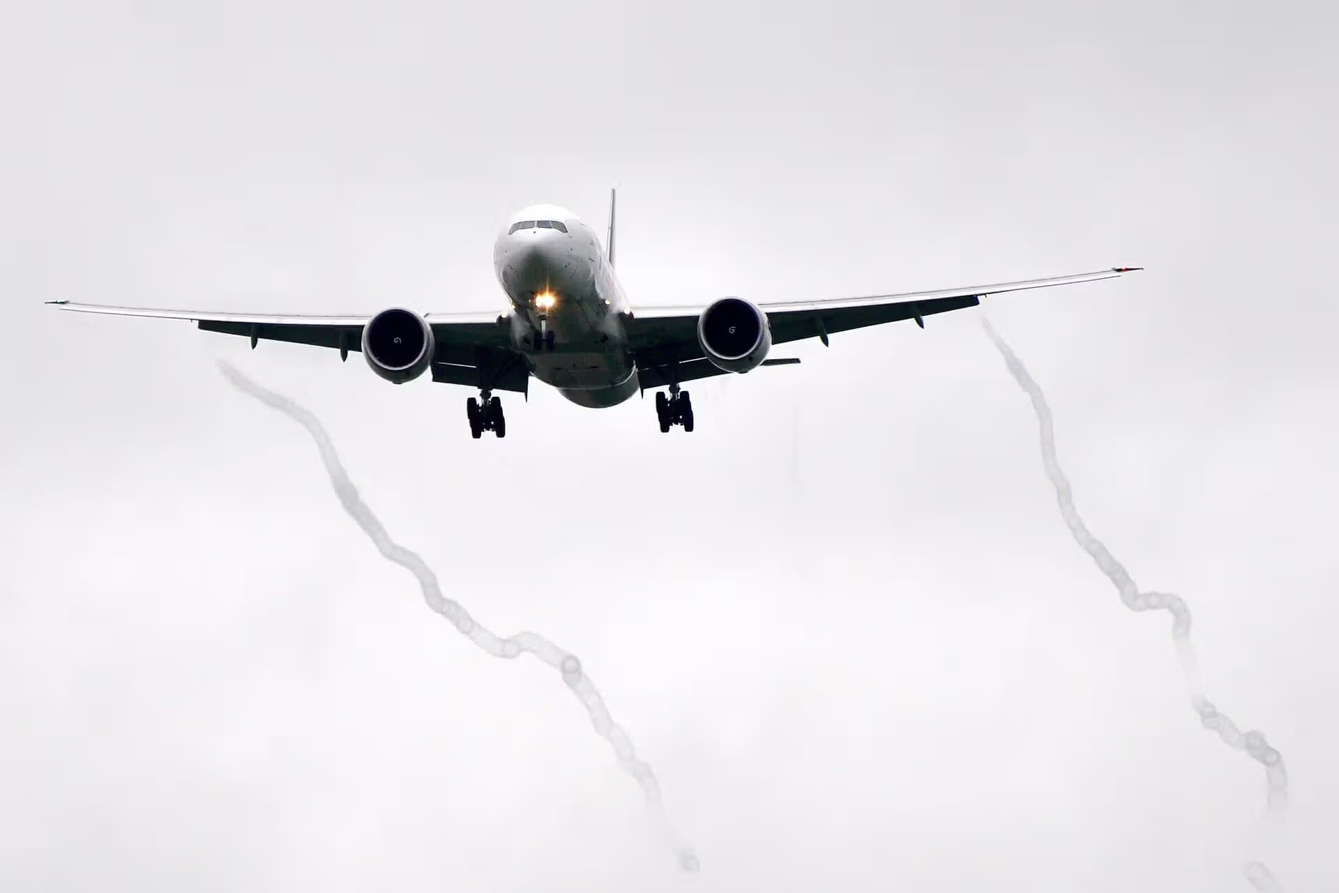 N858FD — Twin-engine aircraft