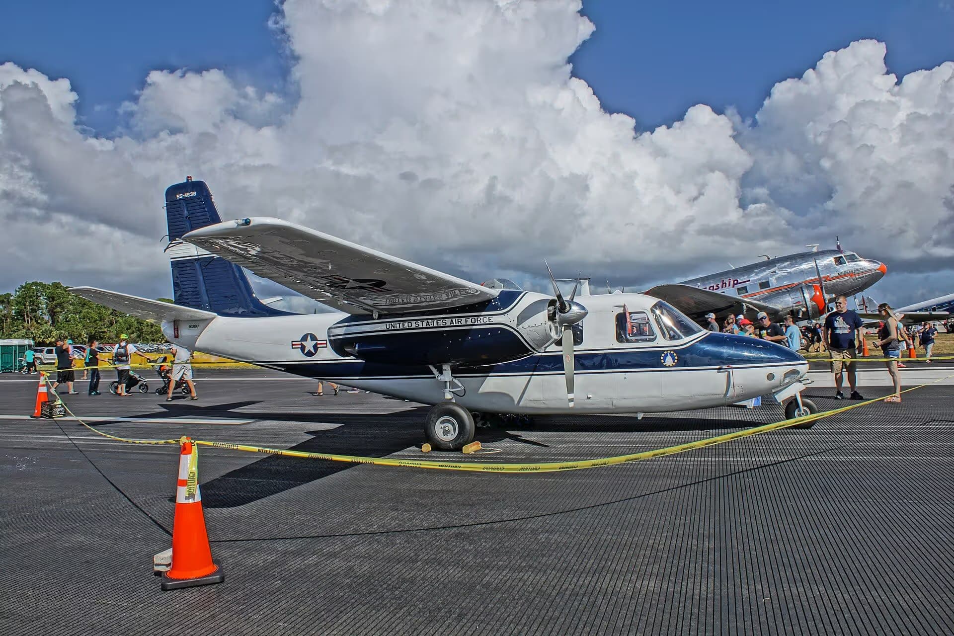 N30U — Twin-engine aircraft