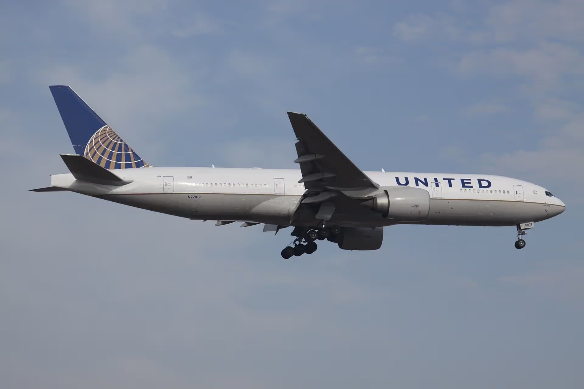 N77019 — Boeing