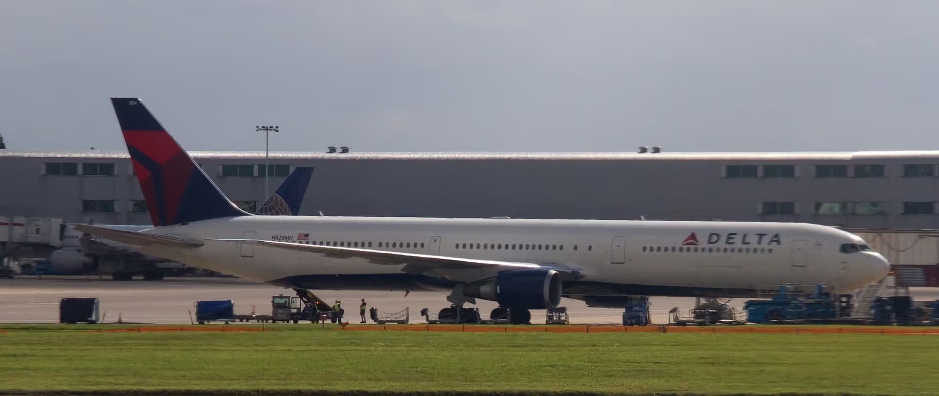 N828MH — Boeing