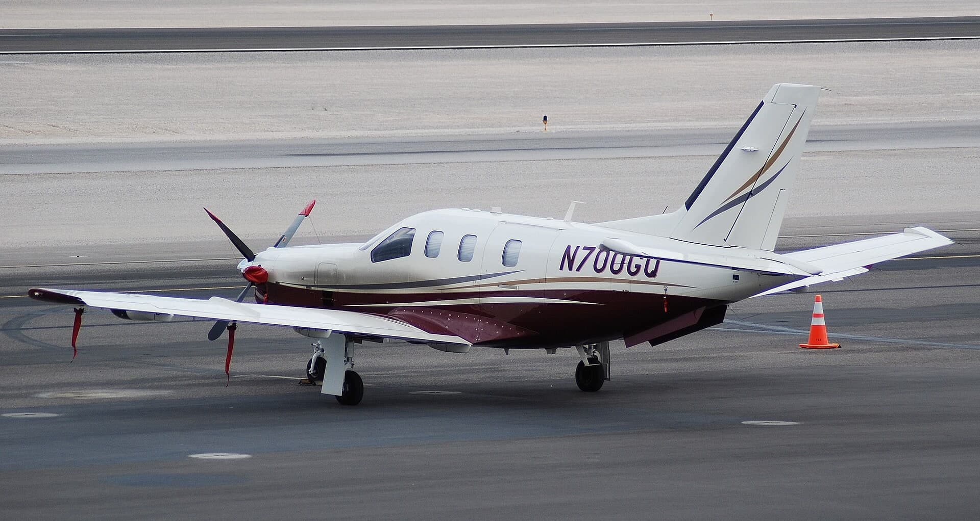 N700GQ — Single-engine aircraft