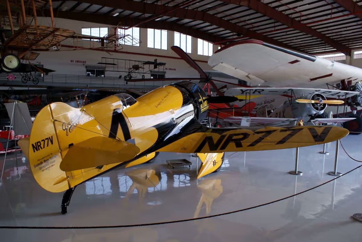 Unidentified — Single-engine aircraft