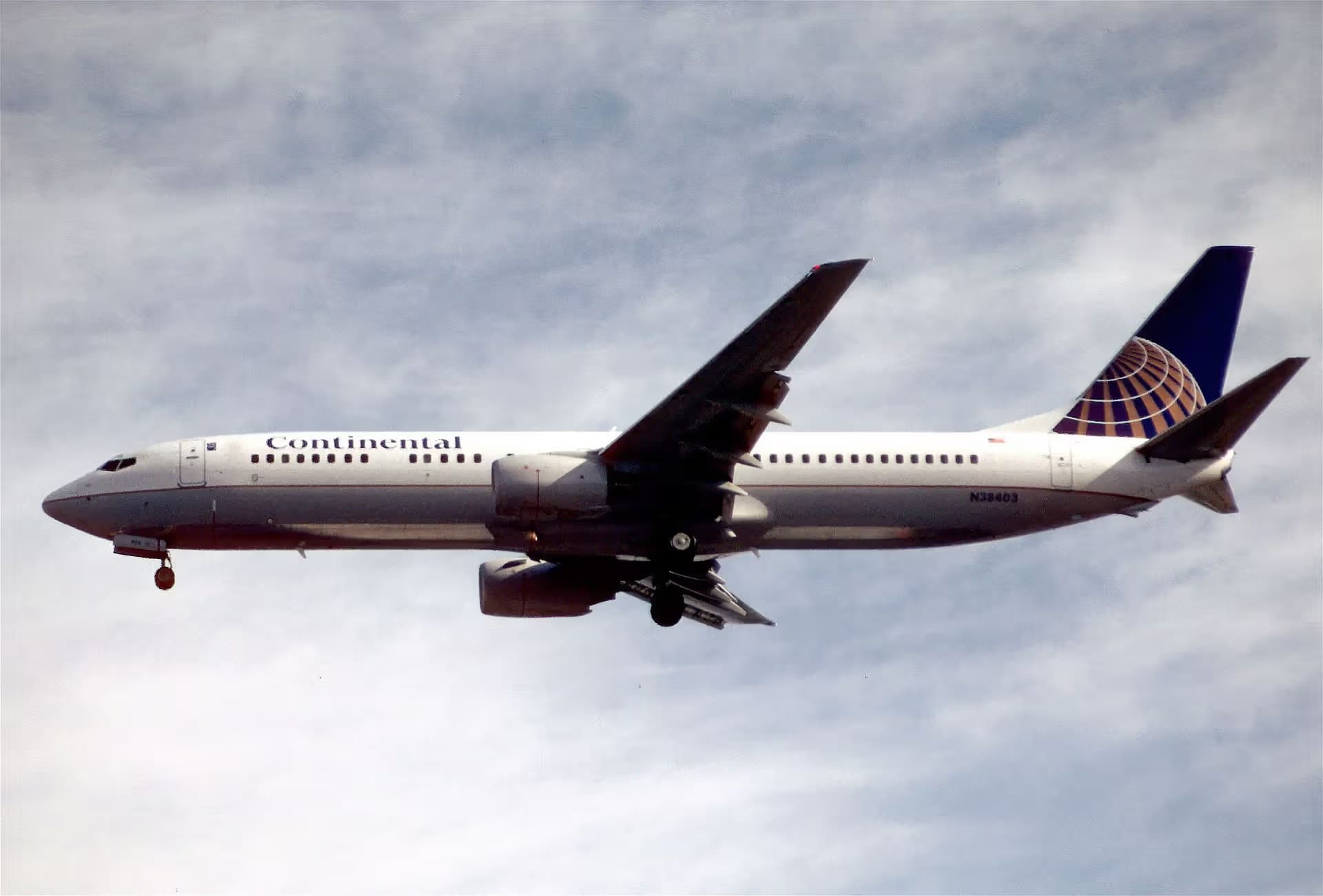 N38403 — Twin-engine aircraft